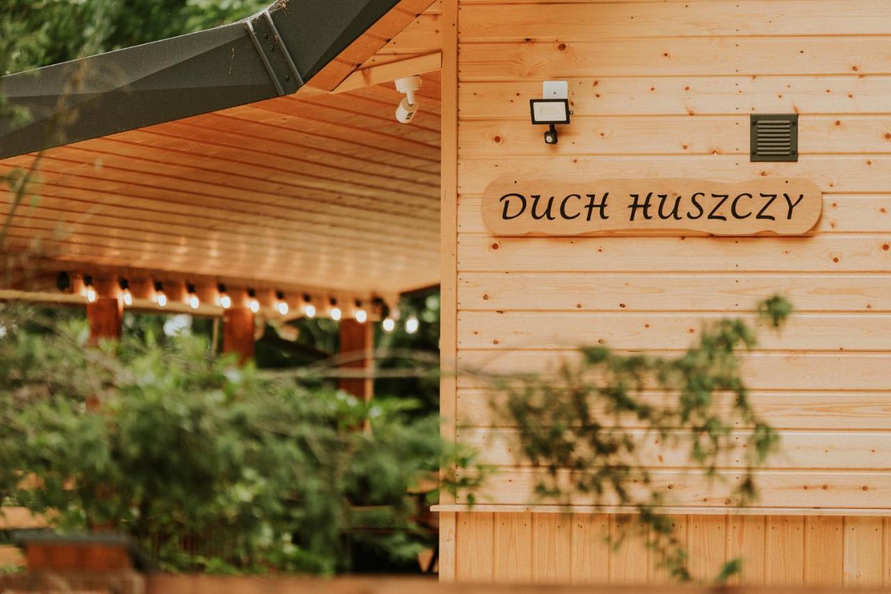 Duch Huszczy W Srodku Sosnowego Lasu Lomazy エクステリア 写真